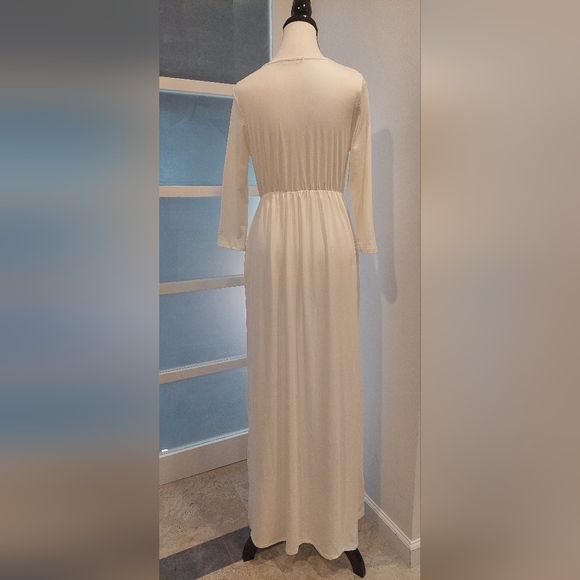 ILIA Elegant White Long Sleeve Dress - Picture 6 of 7